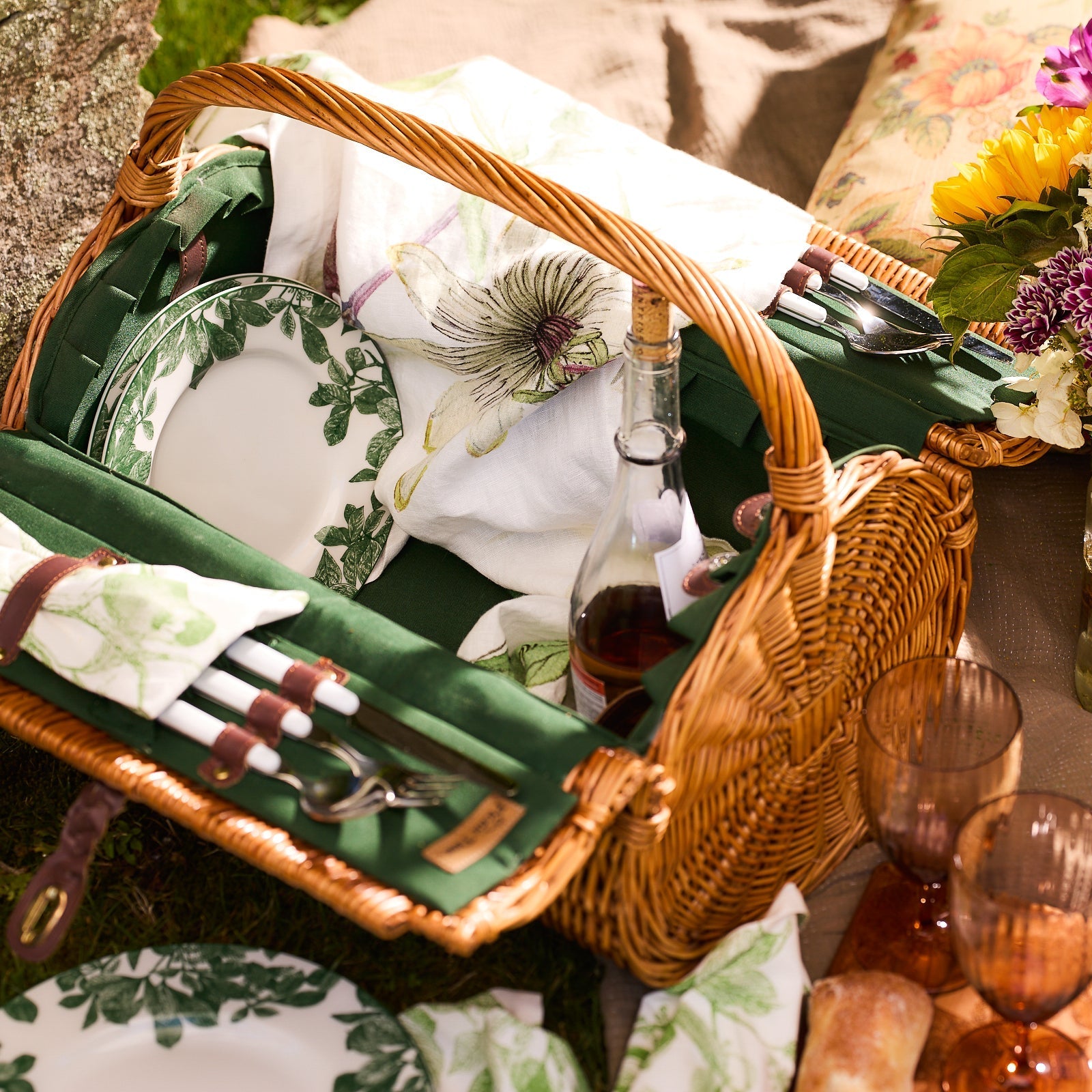  Arbor Green Rimmed Salad Plate