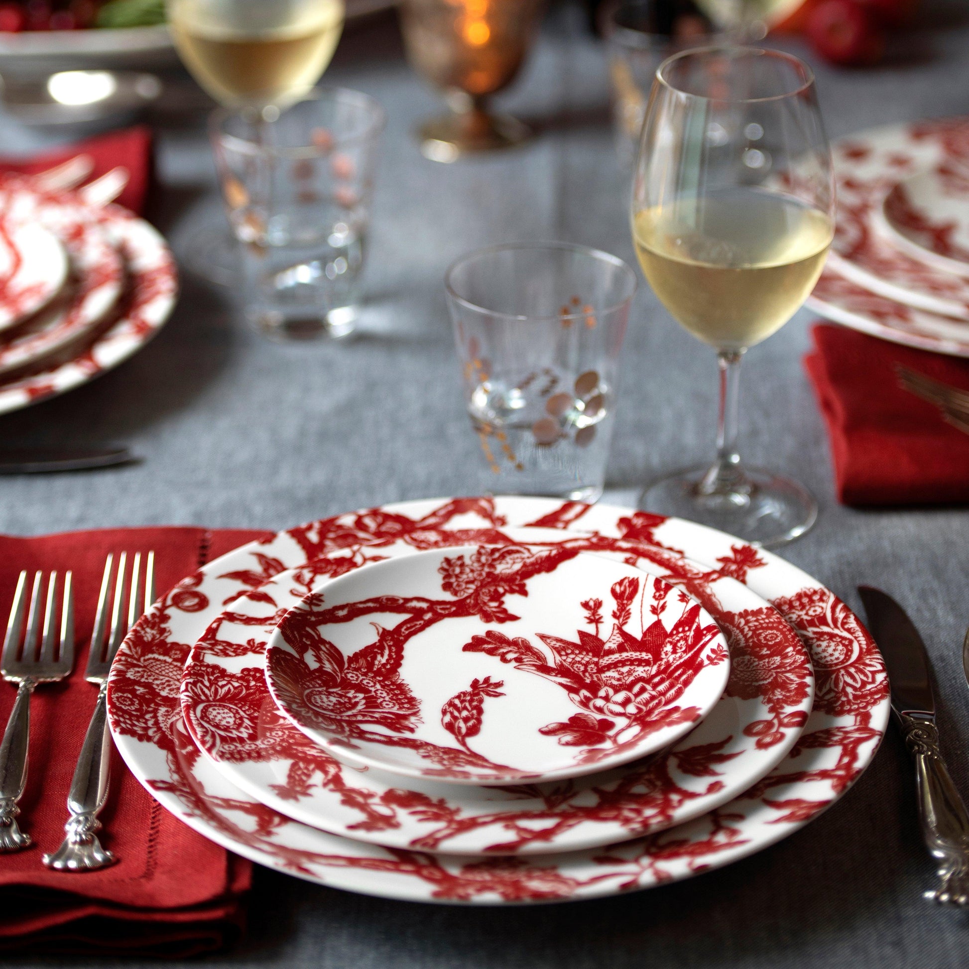  Arcadia Crimson Rimmed Dinner Plate