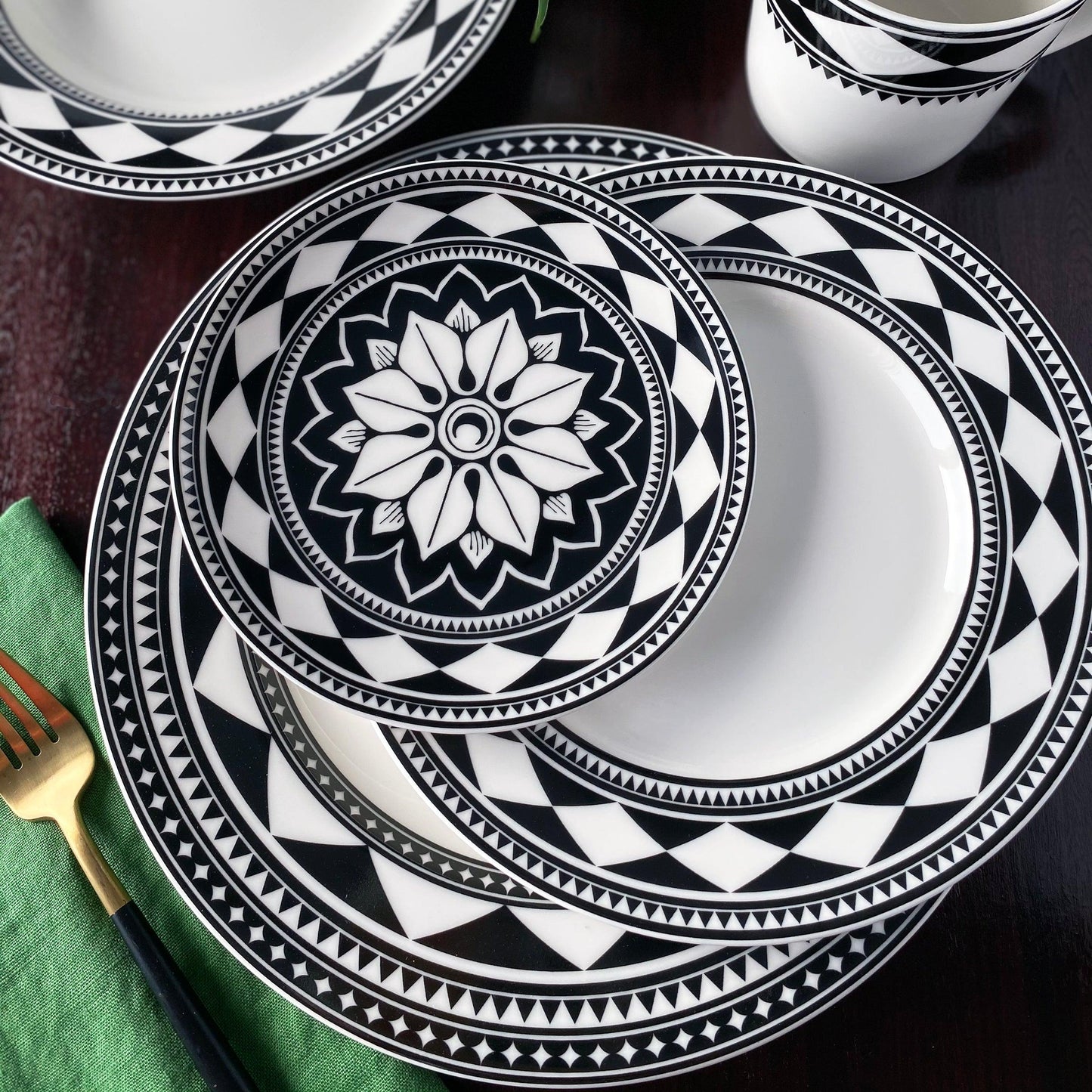  Fez Rimmed Dinner Plate
