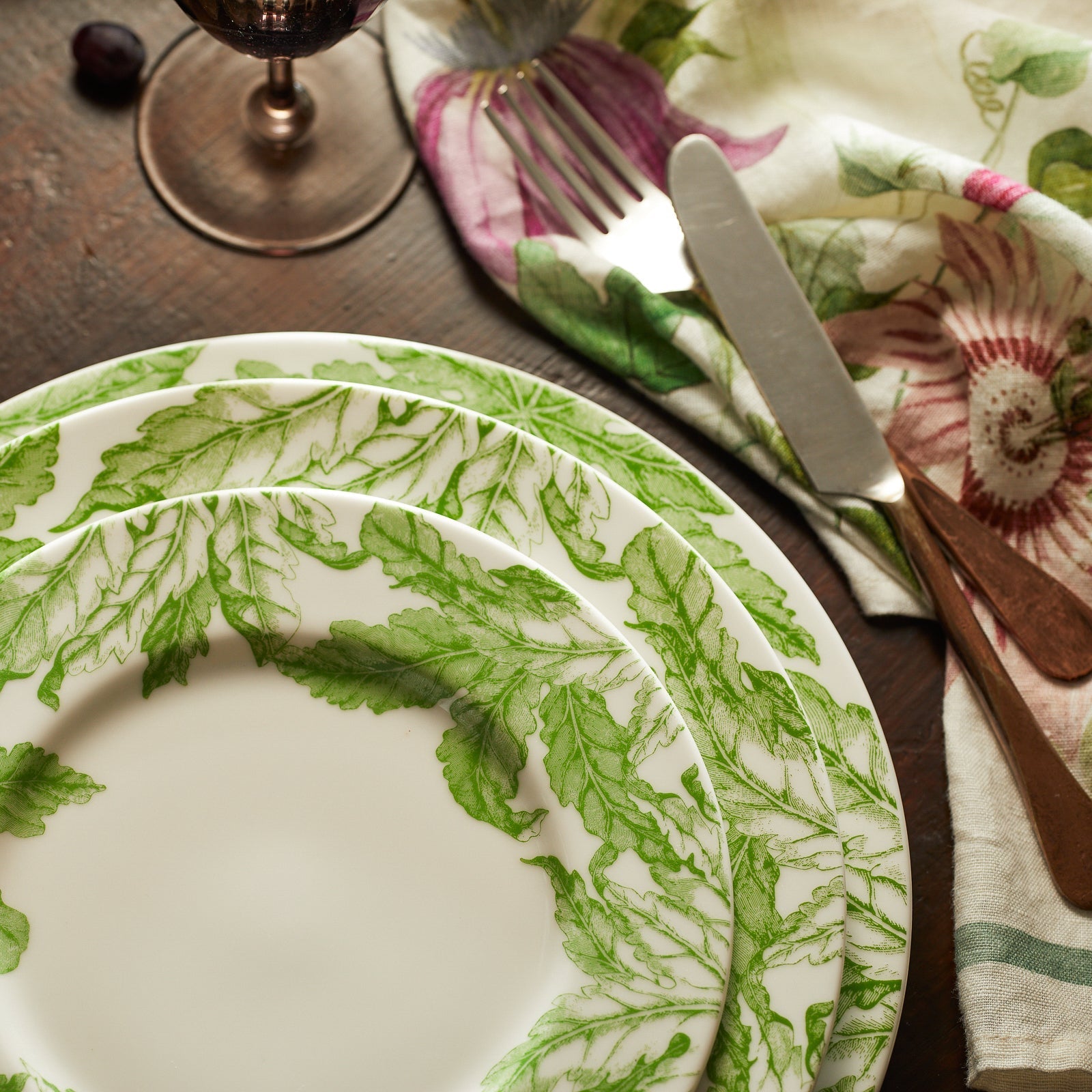  Freya Rimmed Charger Plate