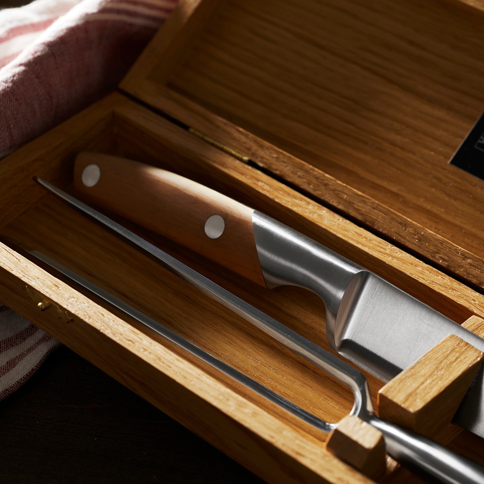  Goyon-Chazeau Juniper Wood Carving Set
