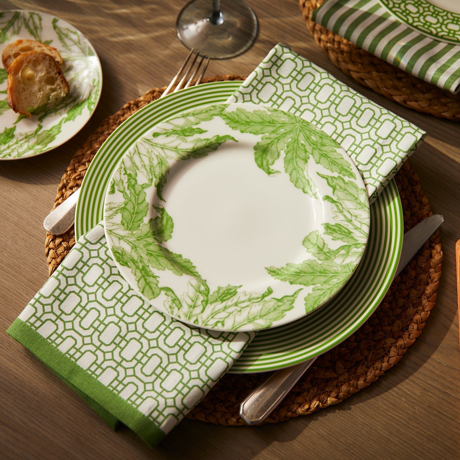  Newport Garden Gate Dinner Napkins In Green Set/4
