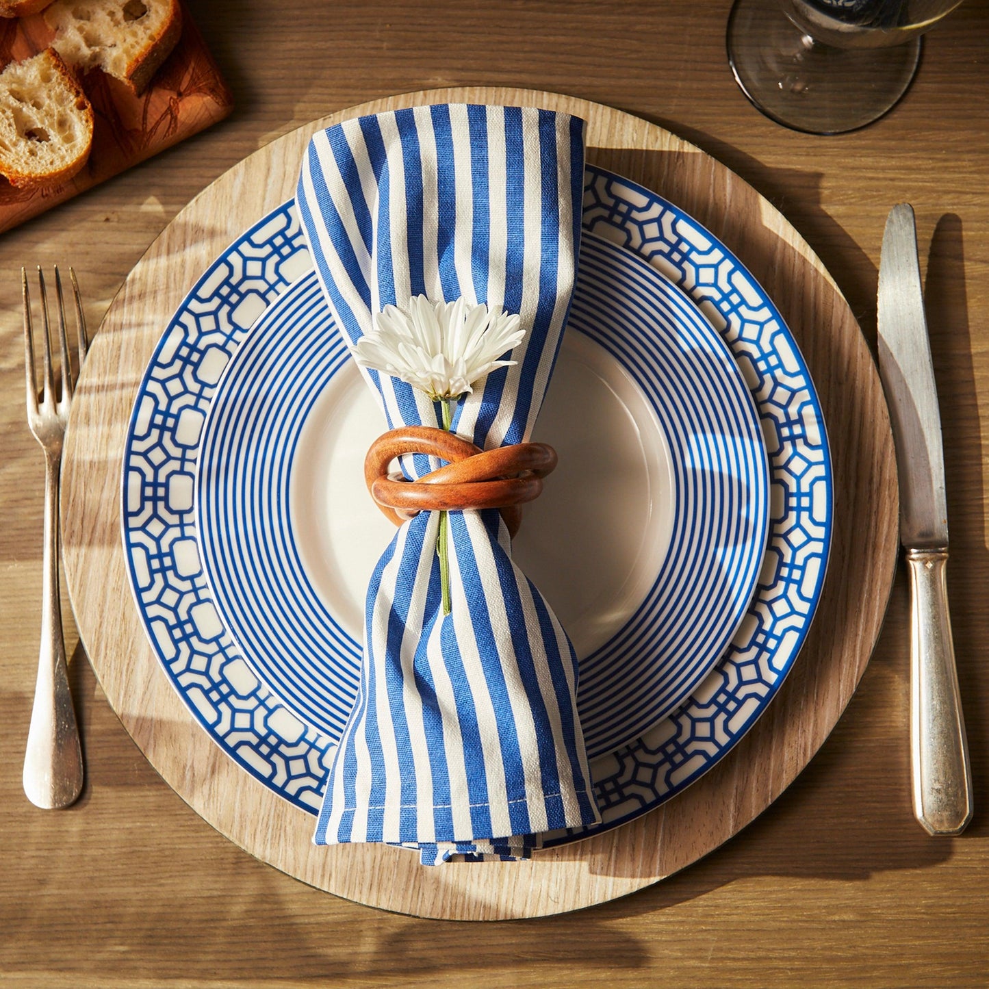  Newport Garden Gate Rimmed Dinner Plate