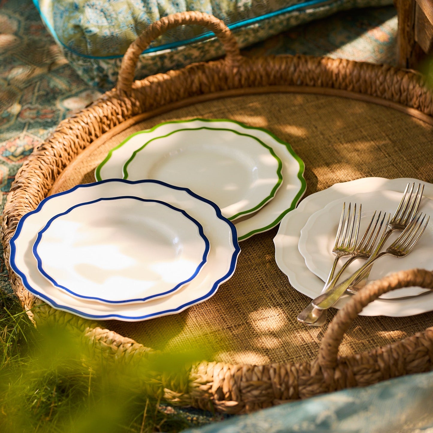  Stella Scalloped Blue Dinner Plate