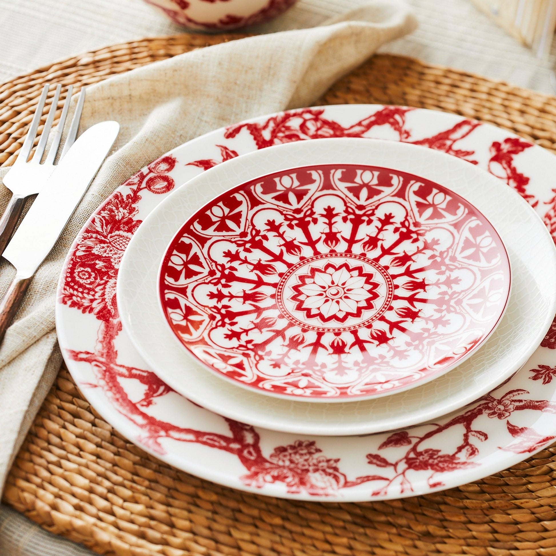  Arcadia Crimson Rimmed Dinner Plate